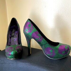 IRON FIST Digiskull Women’s Glitter Skull Platform Heels, size 5